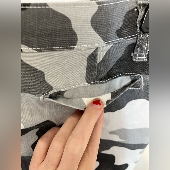 KREAMY CASUAL WHITE CAMO PANTS - Picture 8 of 10